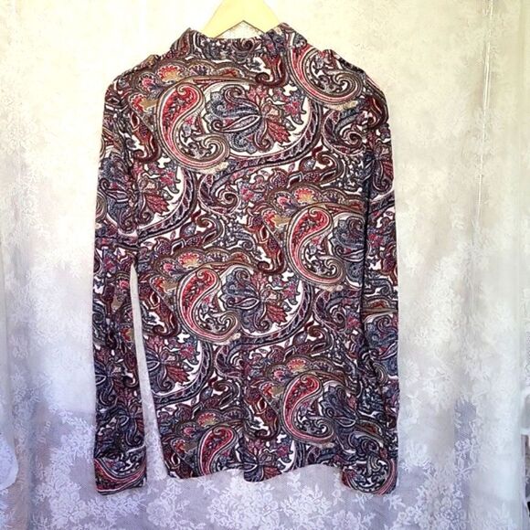 BCBGMaxazria Paisley Print Long Sleeved Button Down Shirt, Snap Closure Size L - Picture 6 of 9
